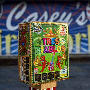 Tres Diablos, an incredible 3-minute grand finale from Casey's Fireworks pro zone